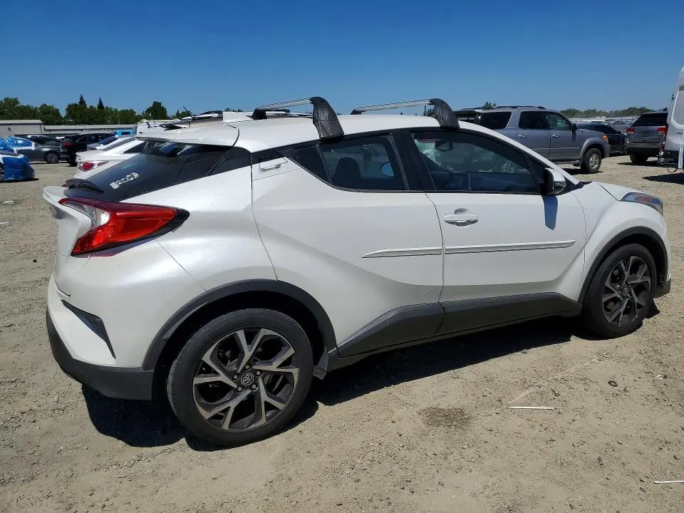 2018 TOYOTA C-HR XLE PREMIUM  