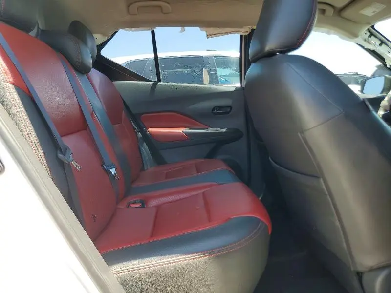 2019 NISSAN KICKS S  