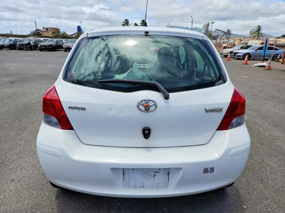 2010 TOYOTA YARIS BASE  