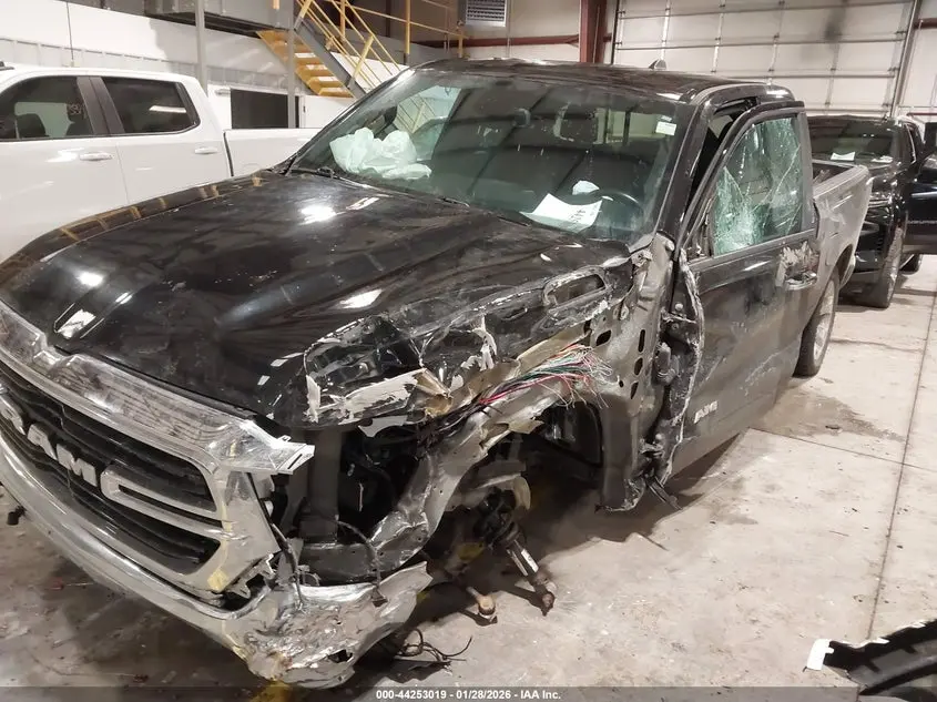 2019 RAM 1500 BIG HORN/LONE STAR  4X4 6'4 BOX