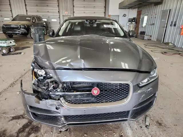 2017 JAGUAR XE PRESTIGE  