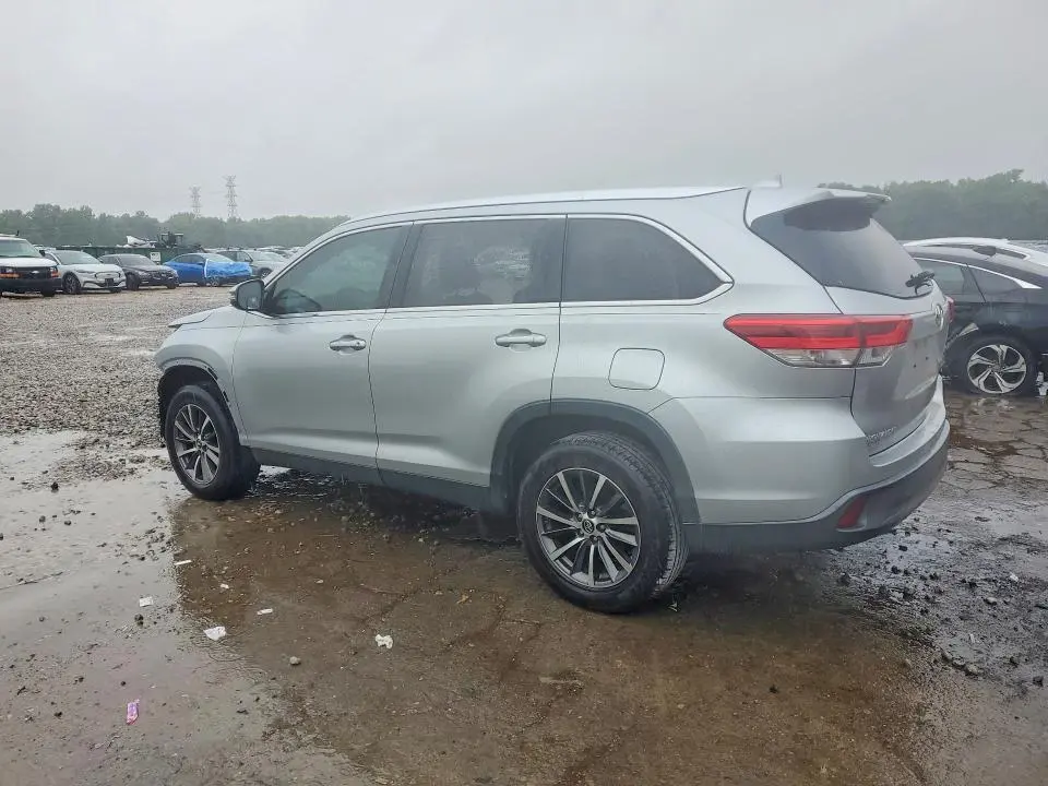 2019 TOYOTA HIGHLANDER XLE  