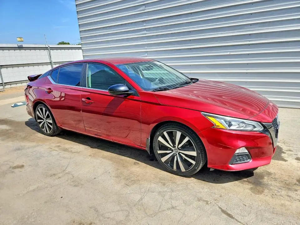 2019 NISSAN ALTIMA SR  