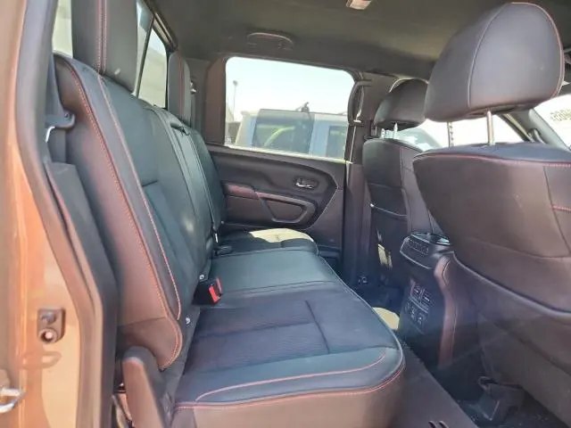 2024 NISSAN TITAN PRO-4X  