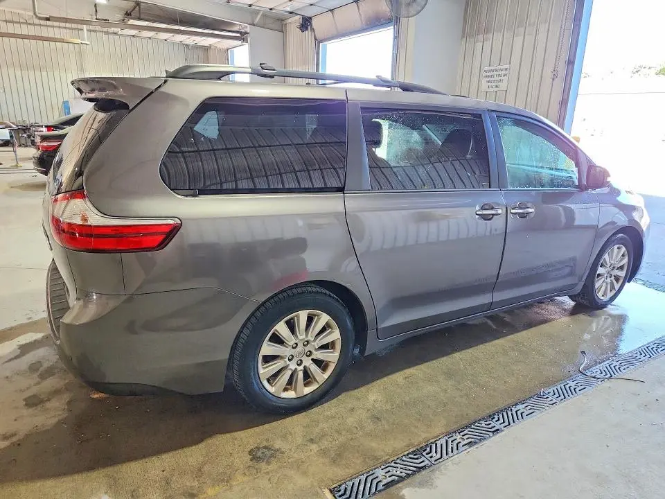 2015 TOYOTA SIENNA LIMITED PREMIUM 7-PASSENGER  