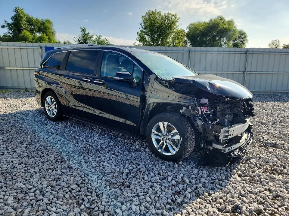 2024 TOYOTA SIENNA LIMITED 7-PASSENGER  