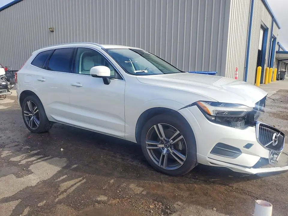 2021 VOLVO XC60 T5 MOMENTUM  