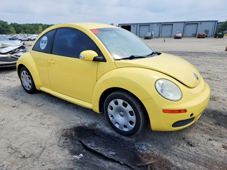 2010 VOLKSWAGEN NEW BEETLE   