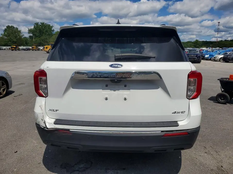 2021 FORD EXPLORER XLT  