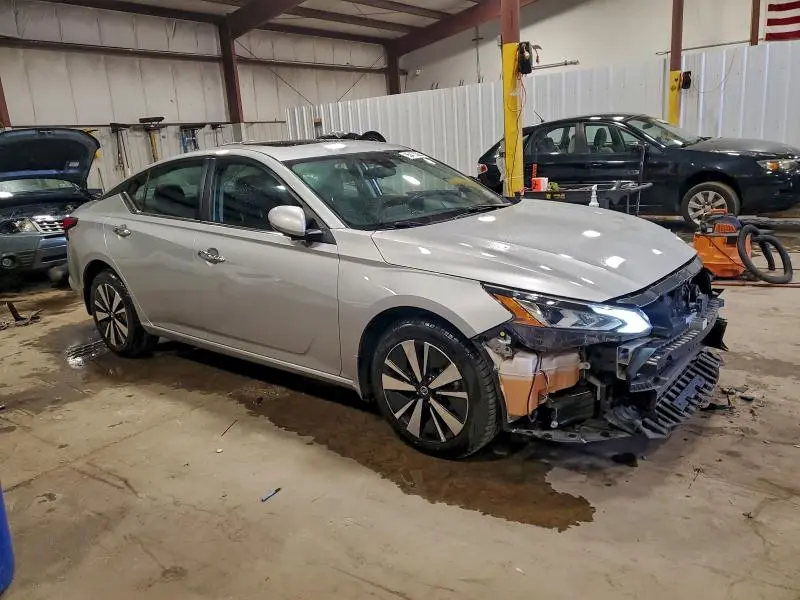 2022 NISSAN ALTIMA SV  