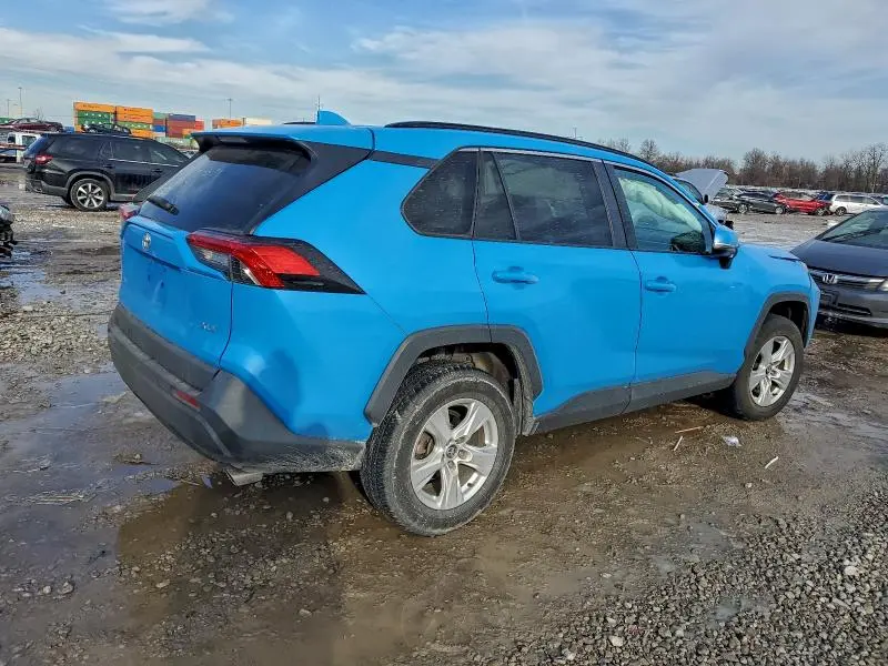 2021 TOYOTA RAV4 XLE  