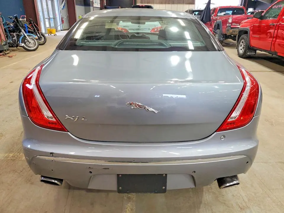 2011 JAGUAR XJL   