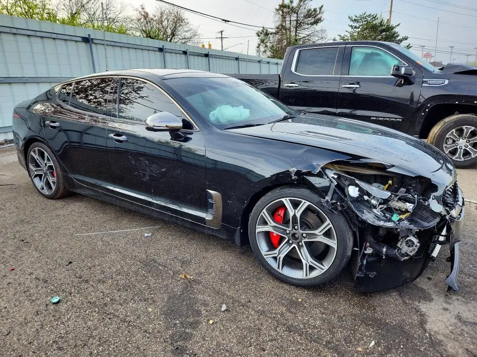 2020 KIA STINGER GT2  