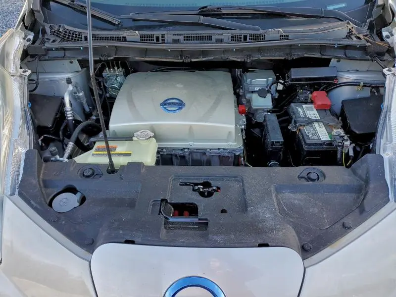 2015 NISSAN LEAF S  