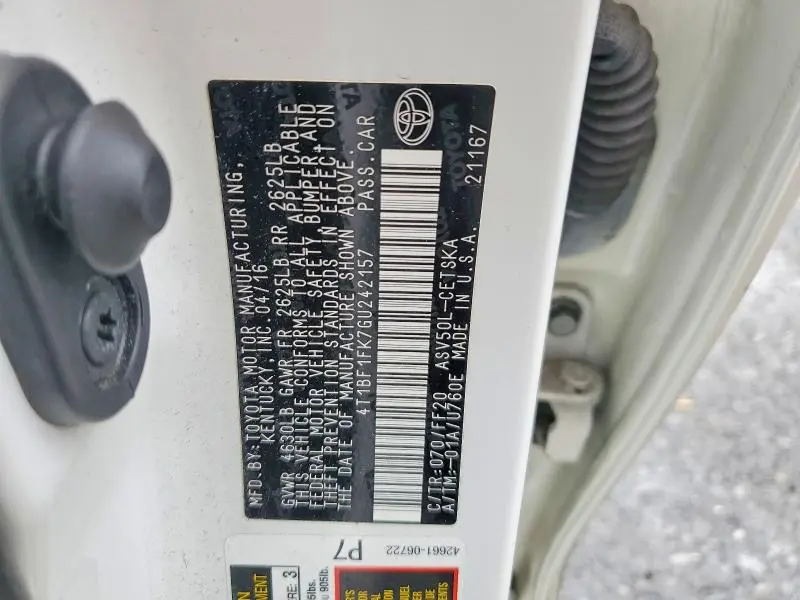 2016 TOYOTA CAMRY SE  