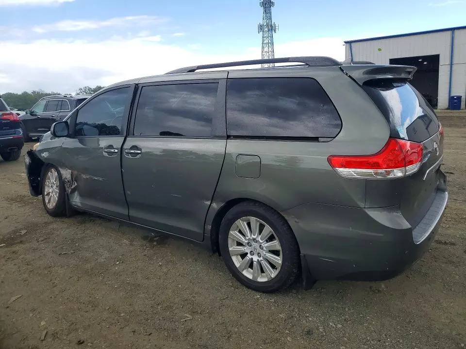 2011 TOYOTA SIENNA LIMITED 7-PASSENGER  