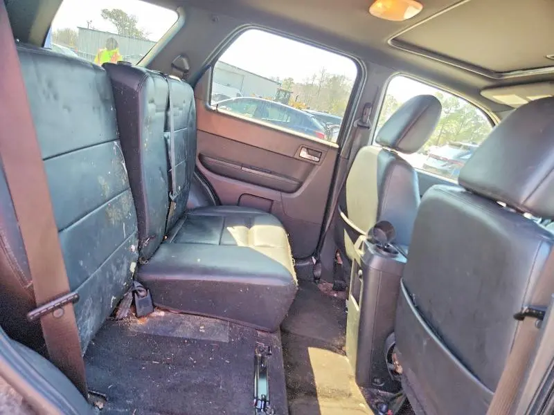 2010 FORD ESCAPE LIMITED  