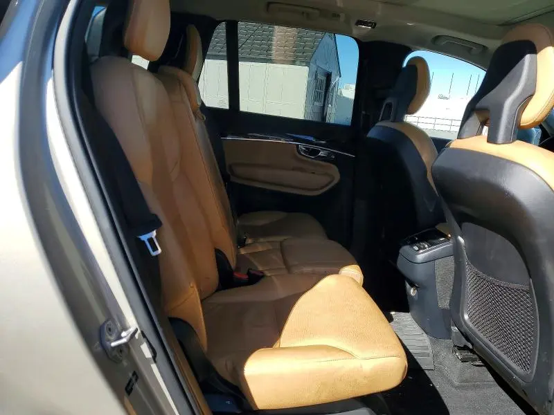 2016 VOLVO XC90 T6  