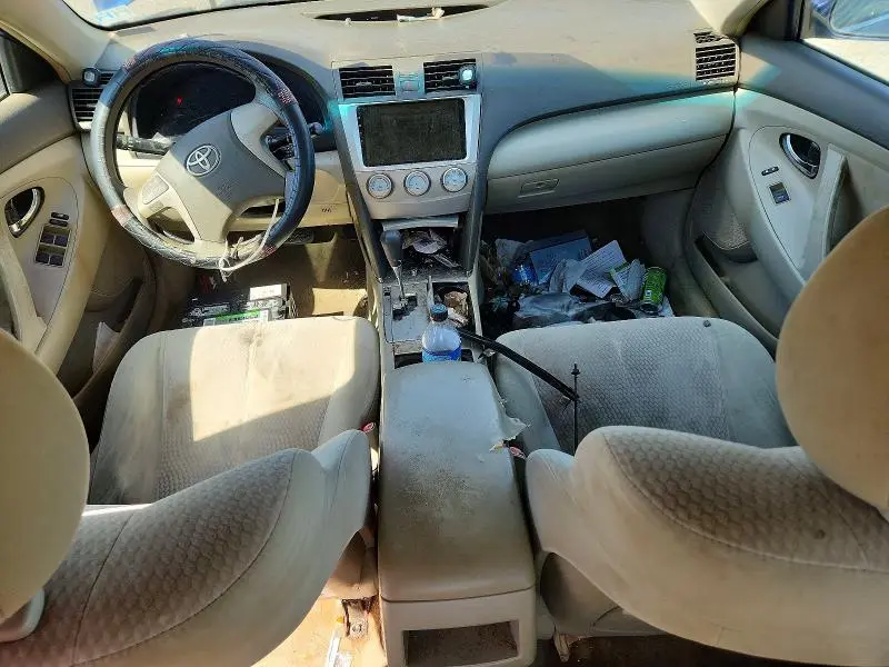 2011 TOYOTA CAMRY LE  
