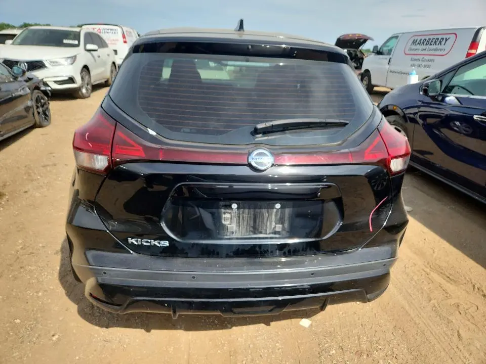 2021 NISSAN KICKS S  