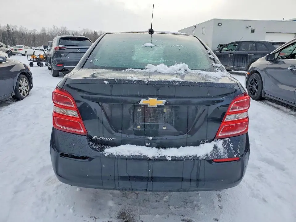 2017 CHEVROLET SONIC LT  