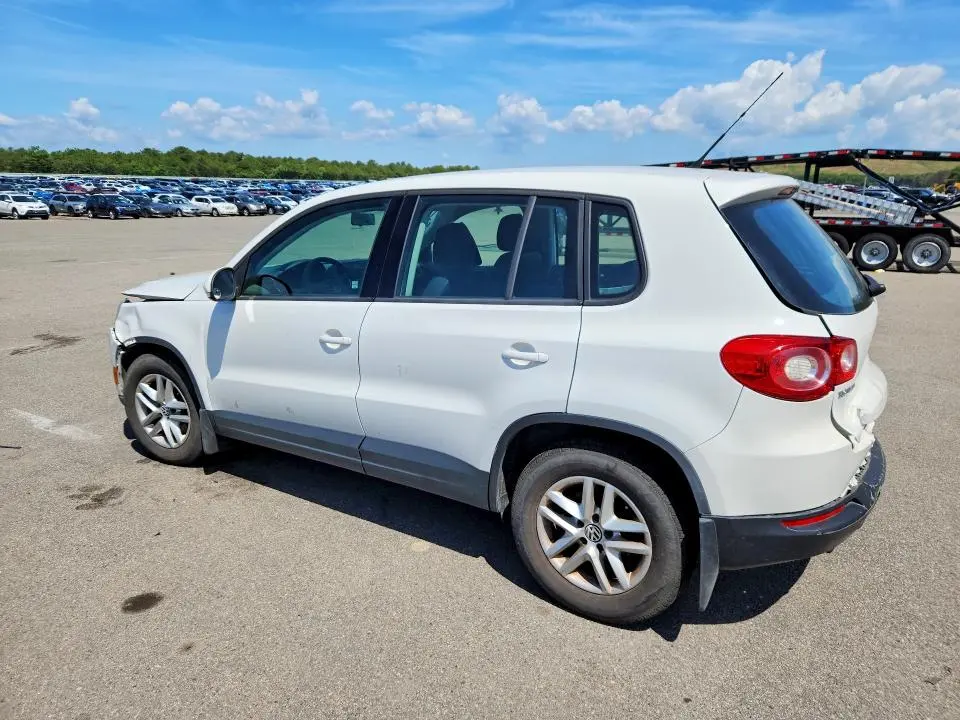 2011 VOLKSWAGEN TIGUAN   