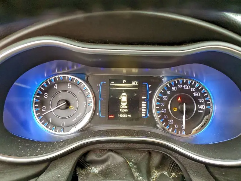 2017 CHRYSLER 200 LX  