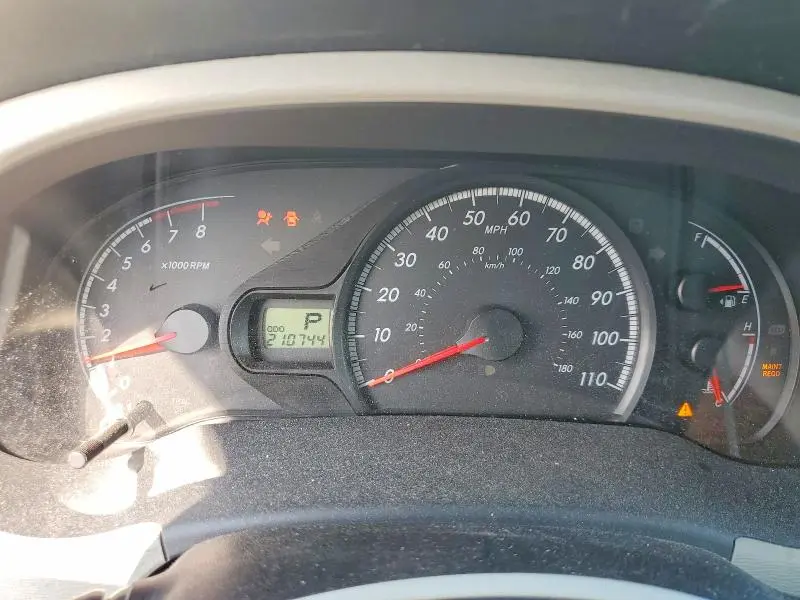 2011 TOYOTA SIENNA LE  