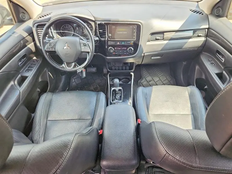 2017 MITSUBISHI OUTLANDER SE  
