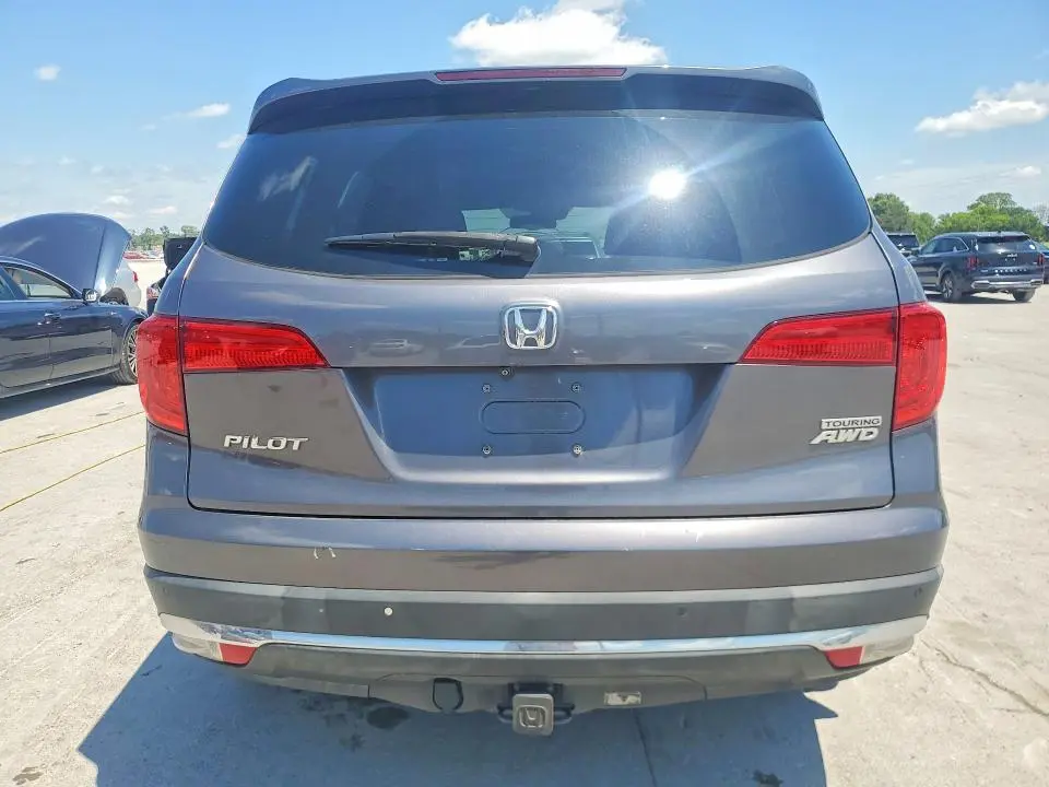 2018 HONDA PILOT TOURING  