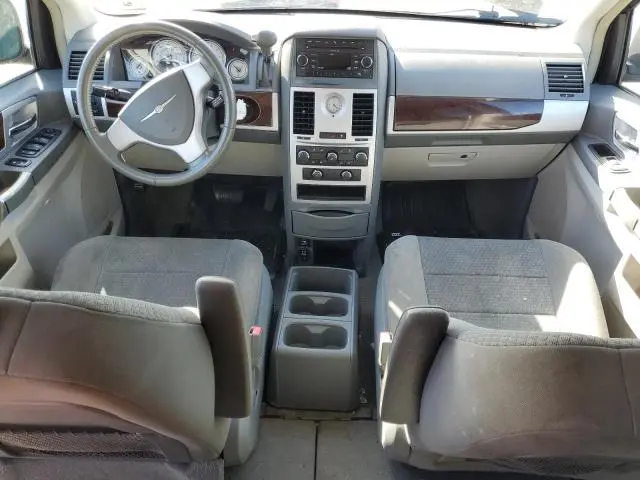 2010 CHRYSLER TOWN & COUNTRY TOURING  