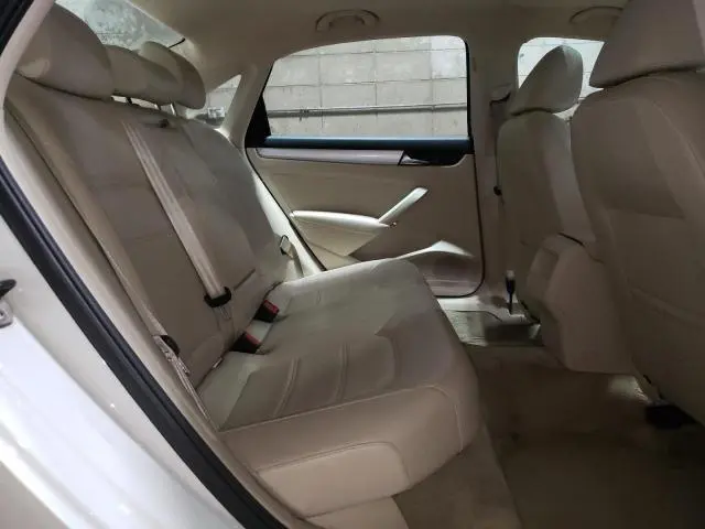 2012 VOLKSWAGEN PASSAT SE  