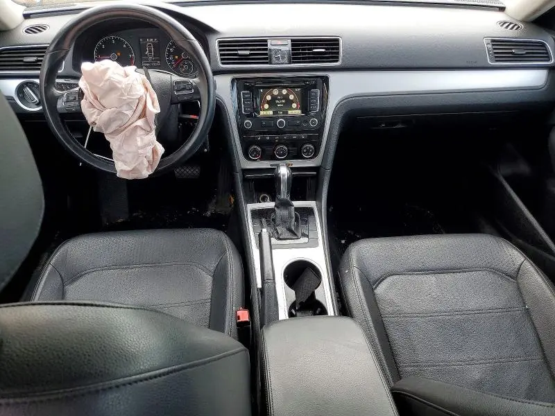 2013 VOLKSWAGEN PASSAT SE  