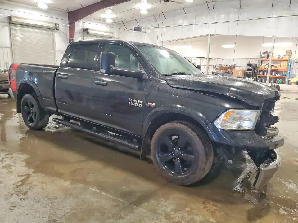 2018 RAM 1500 SLT  