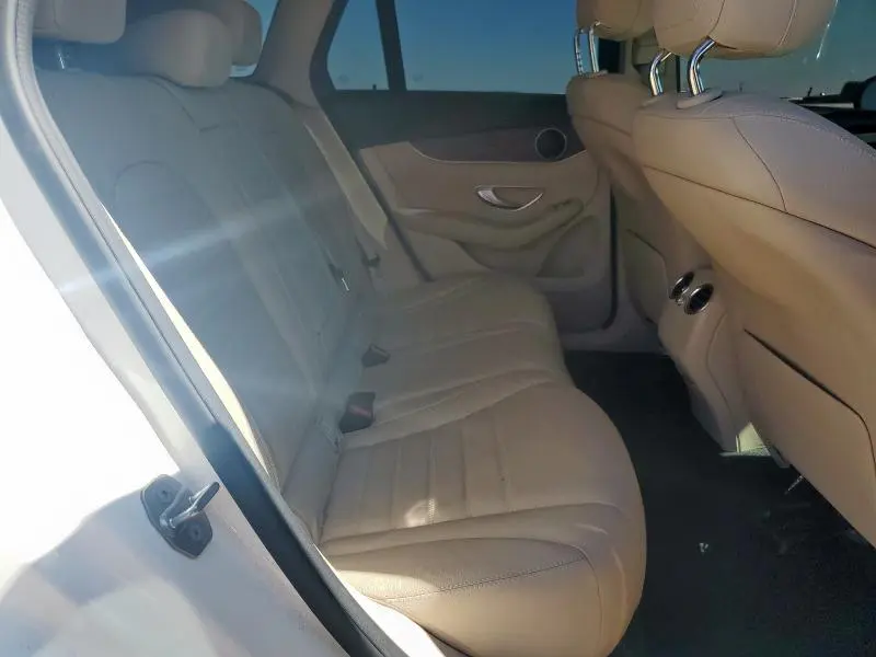 2020 MERCEDES-BENZ GLC 300  