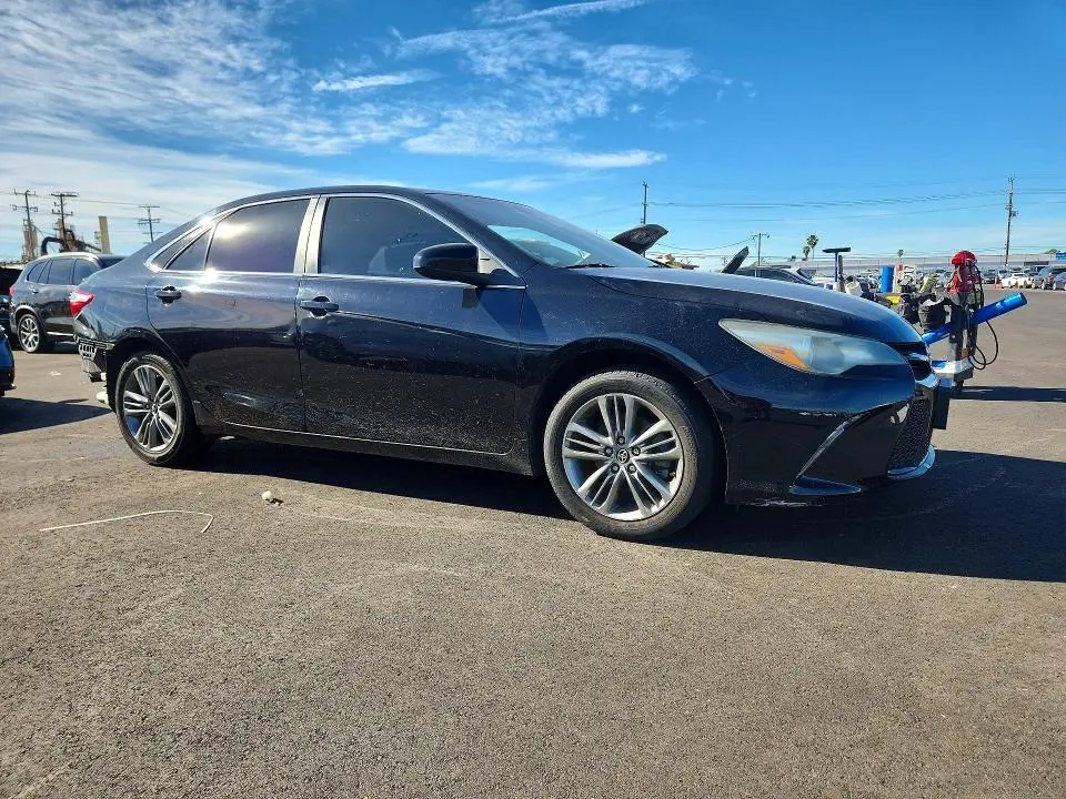 2016 TOYOTA CAMRY LE  
