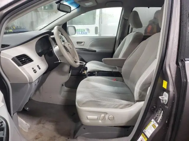 2011 TOYOTA SIENNA LE  