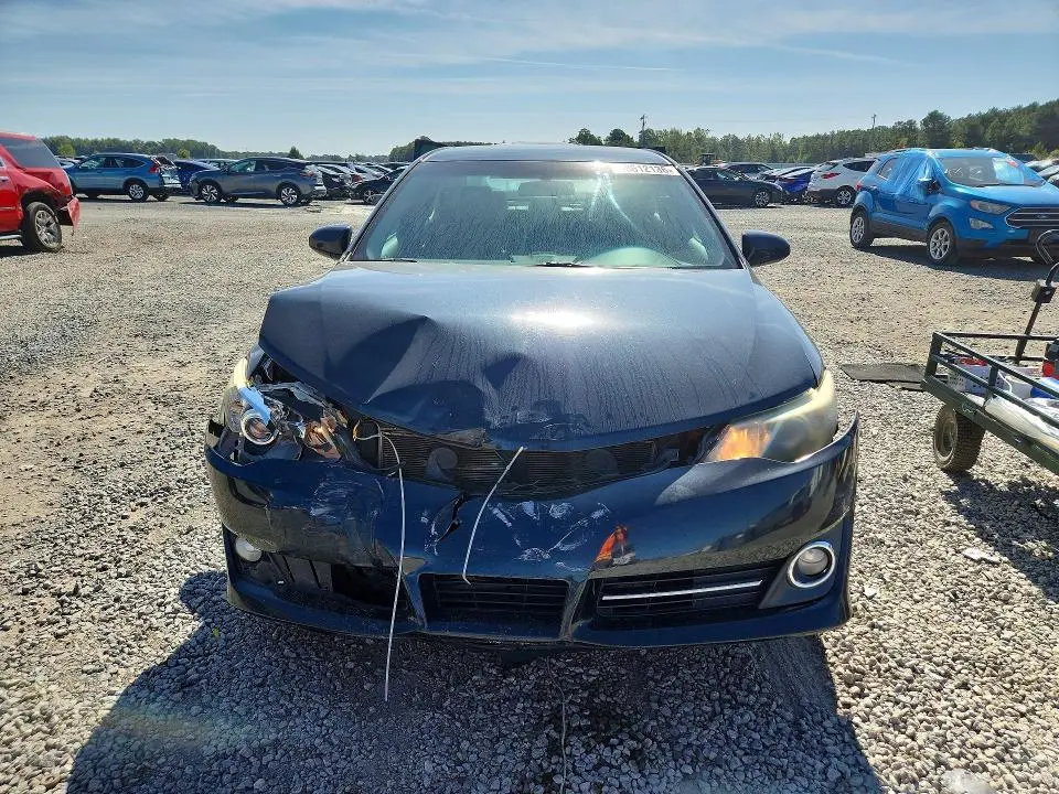 2014 TOYOTA CAMRY SE  