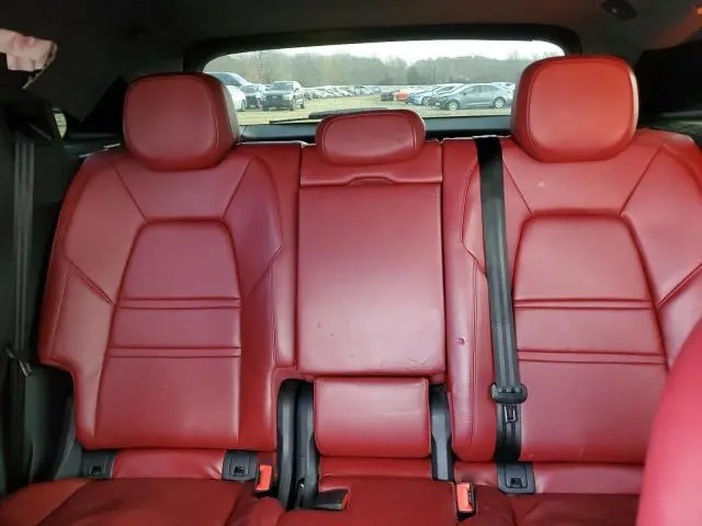 2019 PORSCHE CAYENNE   