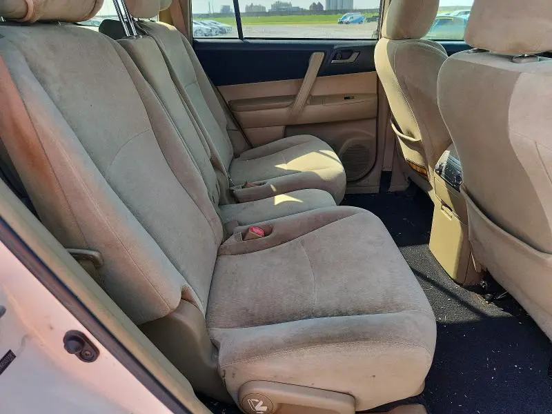 2011 TOYOTA HIGHLANDER BASE  