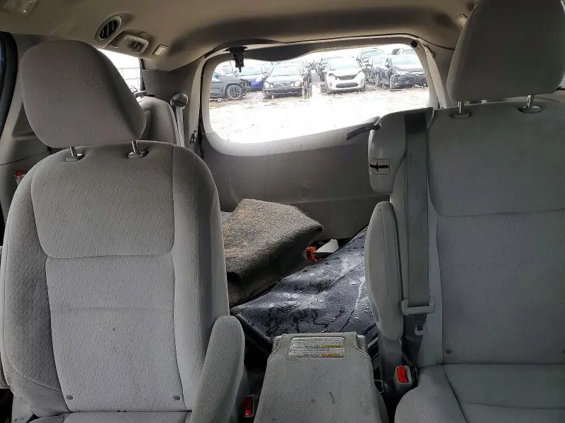 2020 TOYOTA SIENNA LE 8-PASSENGER  