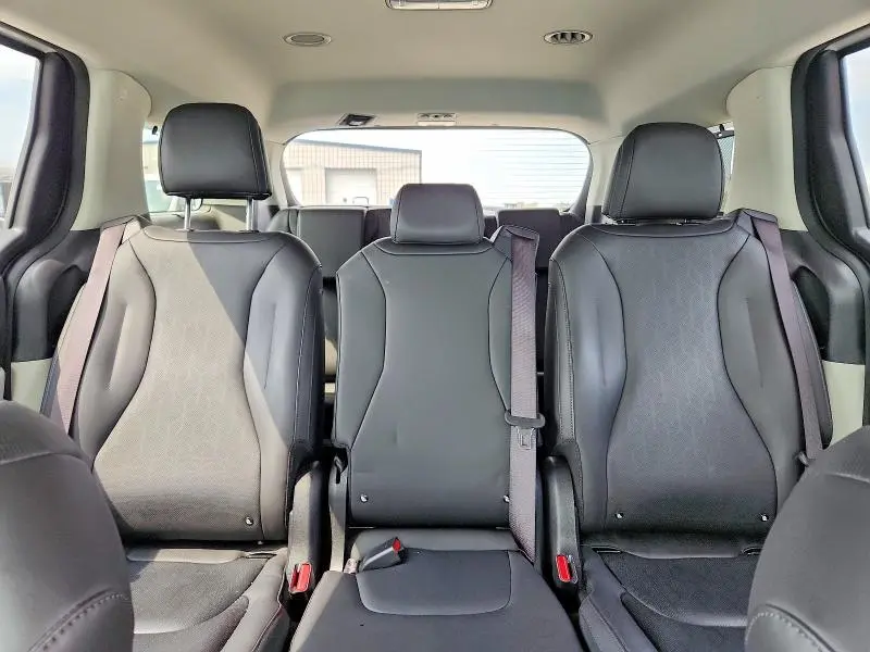 2023 KIA CARNIVAL EX  