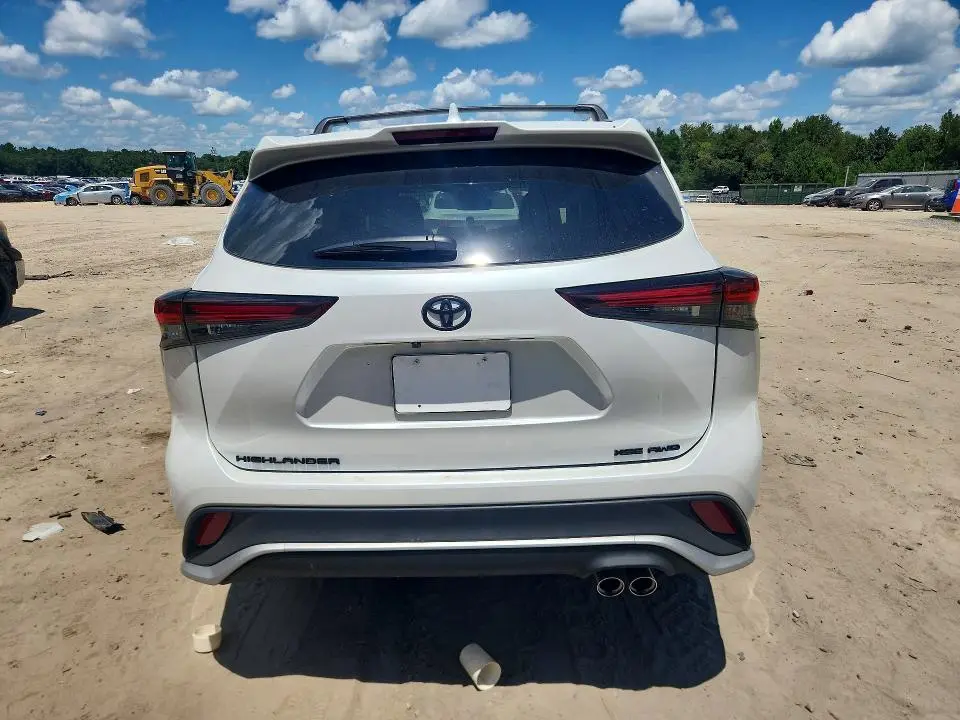 2025 TOYOTA HIGHLANDER XSE  