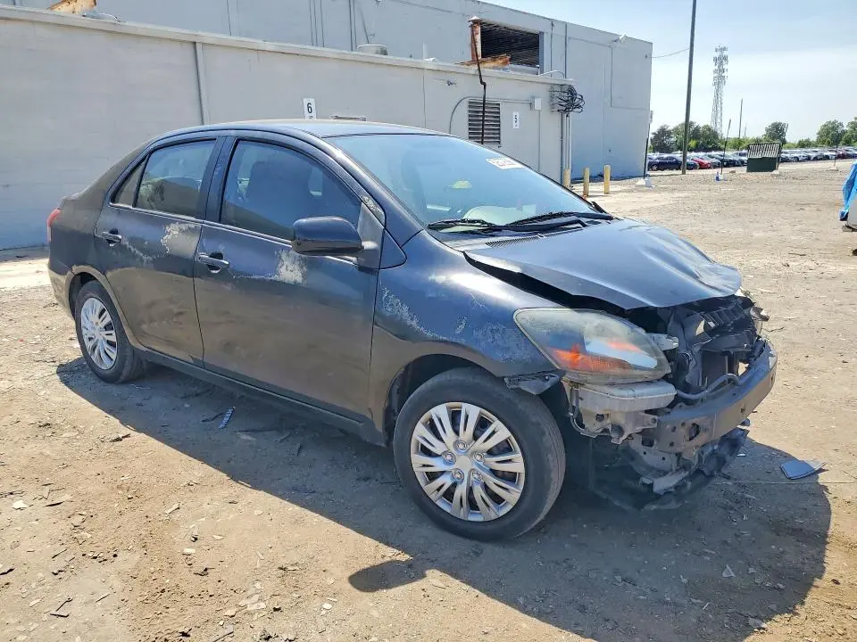 2010 TOYOTA YARIS BASE  