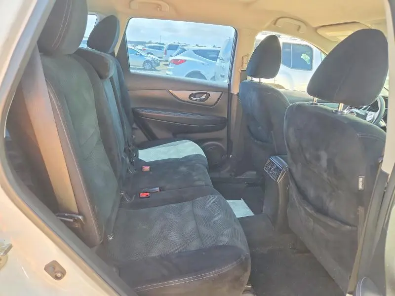 2015 NISSAN ROGUE S  