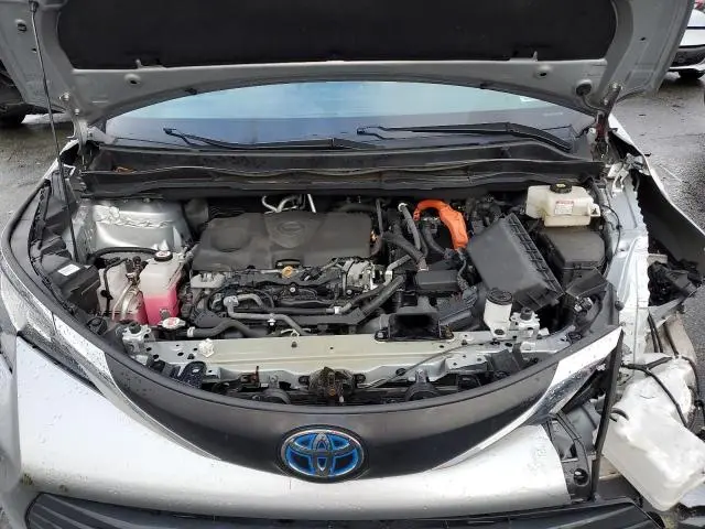 2021 TOYOTA SIENNA LE  