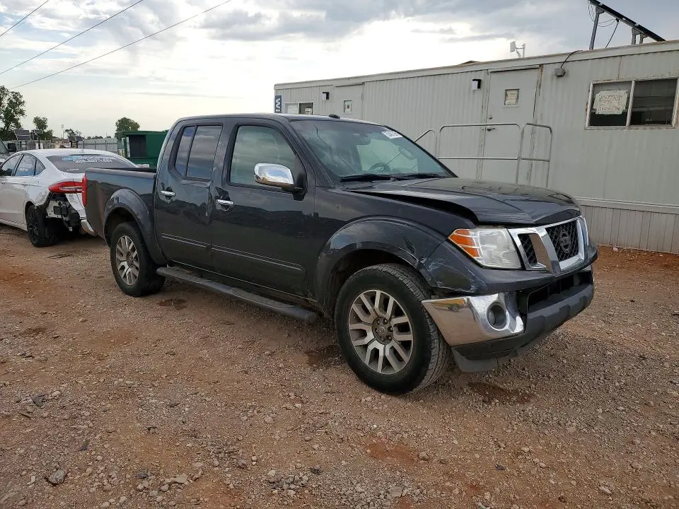 2013 NISSAN FRONTIER S  