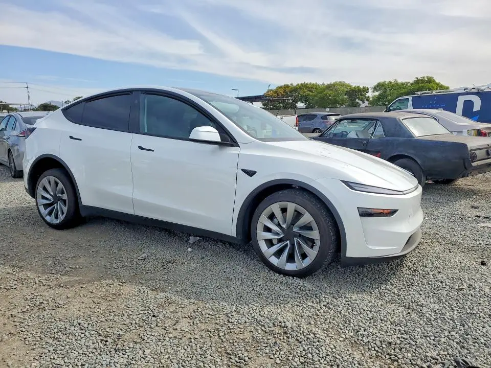 2026 TESLA MODEL Y   