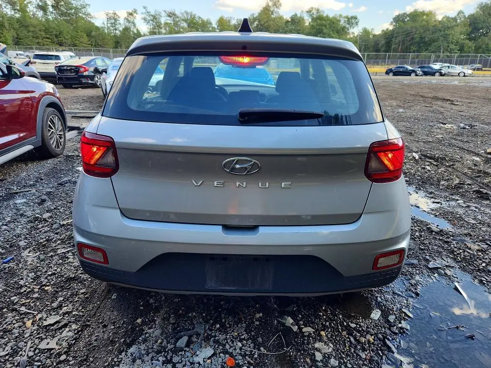 2022 HYUNDAI VENUE SE  