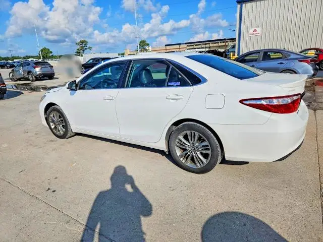 2016 TOYOTA CAMRY SE  